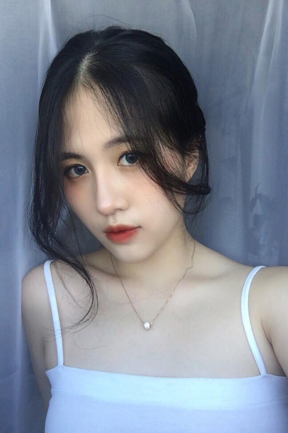 Biết lên cấp 3 phải mặc áo dài, cô gái giảm cân đẹp như nàng thơ - 3 Biết lên cấp 3 phải mặc áo dài, cô gái giảm cân đẹp như nàng thơ - 3