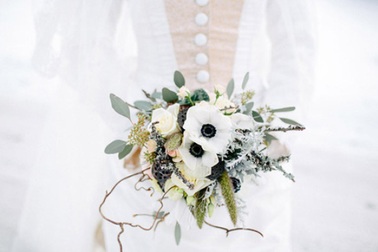 Nhiều cán bộ xã dự đám cưới cô dâu tuổi 16