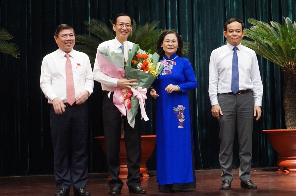 TPHCM có 2 tân Phó Chủ tịch UBND thành phố - 1 TPHCM có 2 tân Phó Chủ tịch UBND thành phố - 1