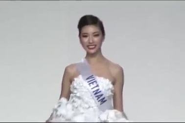 Thuý Vân gợi cảm trong phần thi bikini và sải bước tự tin trong những phần thi khác tại Hoa hậu Quốc tế