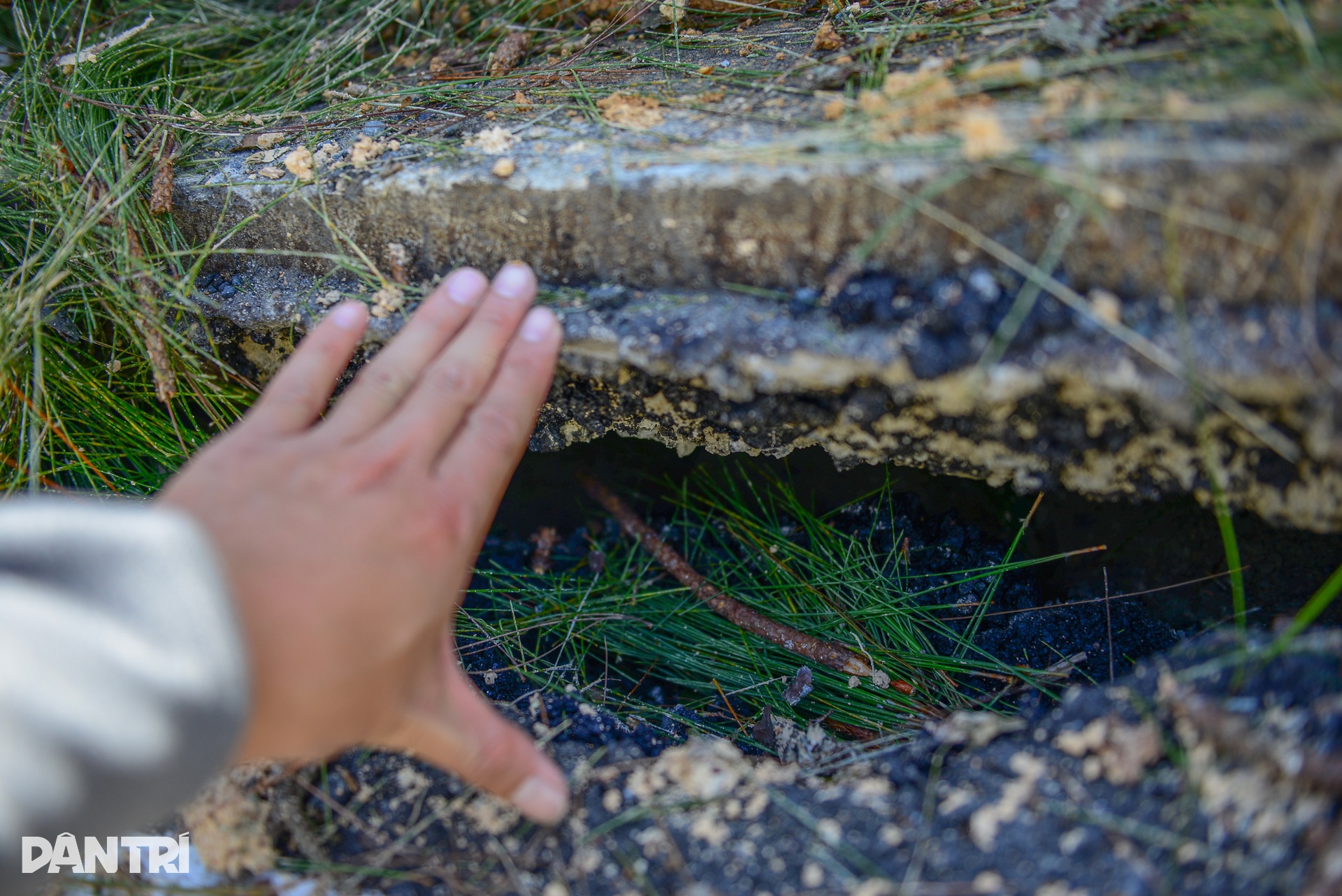 Đèo Prenn ở Đà Lạt xuất hiện thêm vết nứt xé toạc mặt đường - 10