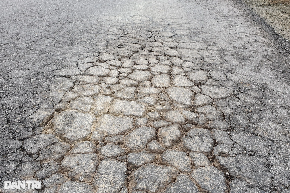 Dự án đường 70 tỷ đồng mới bàn giao đã phải đào lên làm lại - 1 Dự án đường 70 tỷ đồng mới bàn giao đã phải đào lên làm lại - 1