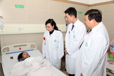 Sẽ “hạ hỏa” được tình trạng quá tải tại Bệnh viện Bạch Mai