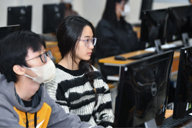 Đề nghị đưa ngoại ngữ vào đề thi đánh giá năng lực của ĐH Quốc gia Hà Nội