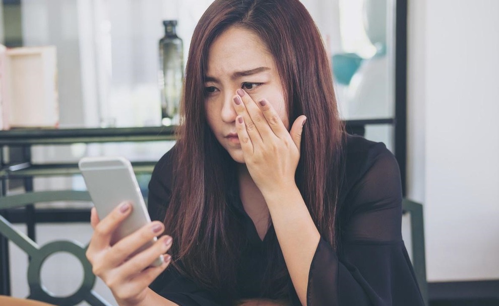 Tình cờ xem điện thoại chồng, tôi hốt hoảng khi thấy... hai lời chúc lạ - 1 Tình cờ xem điện thoại chồng, tôi hốt hoảng khi thấy... hai lời chúc lạ - 1