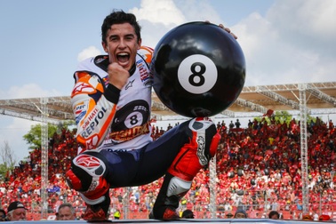 Chặng 15 MotoGP 2019: Marquez thắng ấn tượng trước Quartararo để vô địch thế giới