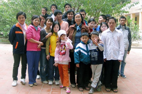 Những giáo viên nhận lương bằng… tình yêu thương