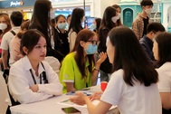 Sinh viên mới ra trường có nên vào tập đoàn lớn?