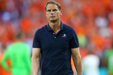 HLV đội tuyển Hà Lan từ chức khi đội nhà bị loại sớm ở Euro 2020