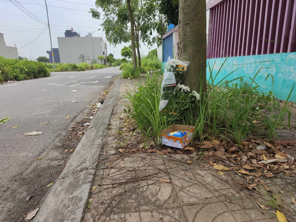 Vụ học sinh tử vong vì bị bỏ quên trên xe: Xuất hiện tình tiết bất ngờ - 2 Vụ học sinh tử vong vì bị bỏ quên trên xe: Xuất hiện tình tiết bất ngờ - 2