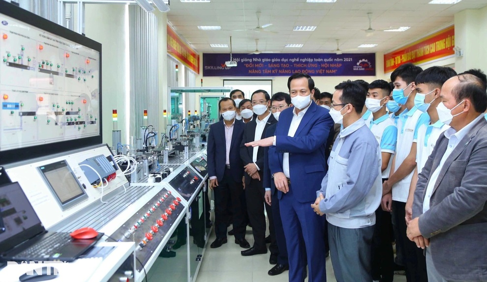 Bộ trưởng Đào Ngọc Dung: Lao động kỹ năng thấp do đào tạo chưa sát - 2 Bộ trưởng Đào Ngọc Dung: Lao động kỹ năng thấp do đào tạo chưa sát - 2