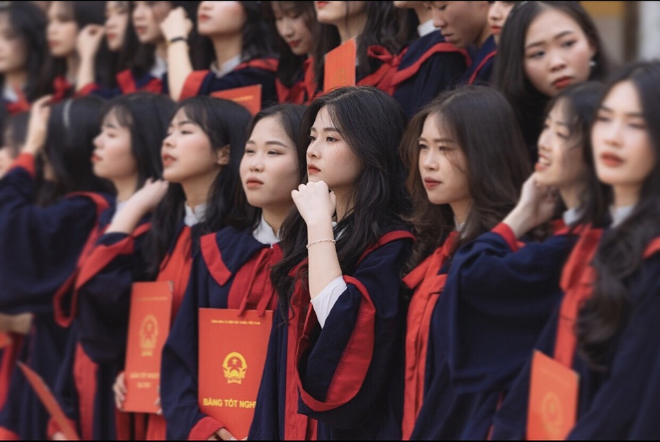Vẻ đẹp tinh khôi của nàng thơ Bắc Giang trong ảnh kỷ yếu - 5 Vẻ đẹp tinh khôi của nàng thơ Bắc Giang trong ảnh kỷ yếu - 5
