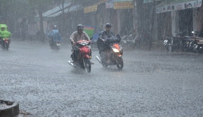 Từ chiều tối nay, Hà Nội chuyển mưa dông