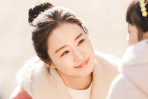 Kim Tae Hee xinh đẹp và xuất sắc khi vào vai người mẹ ma