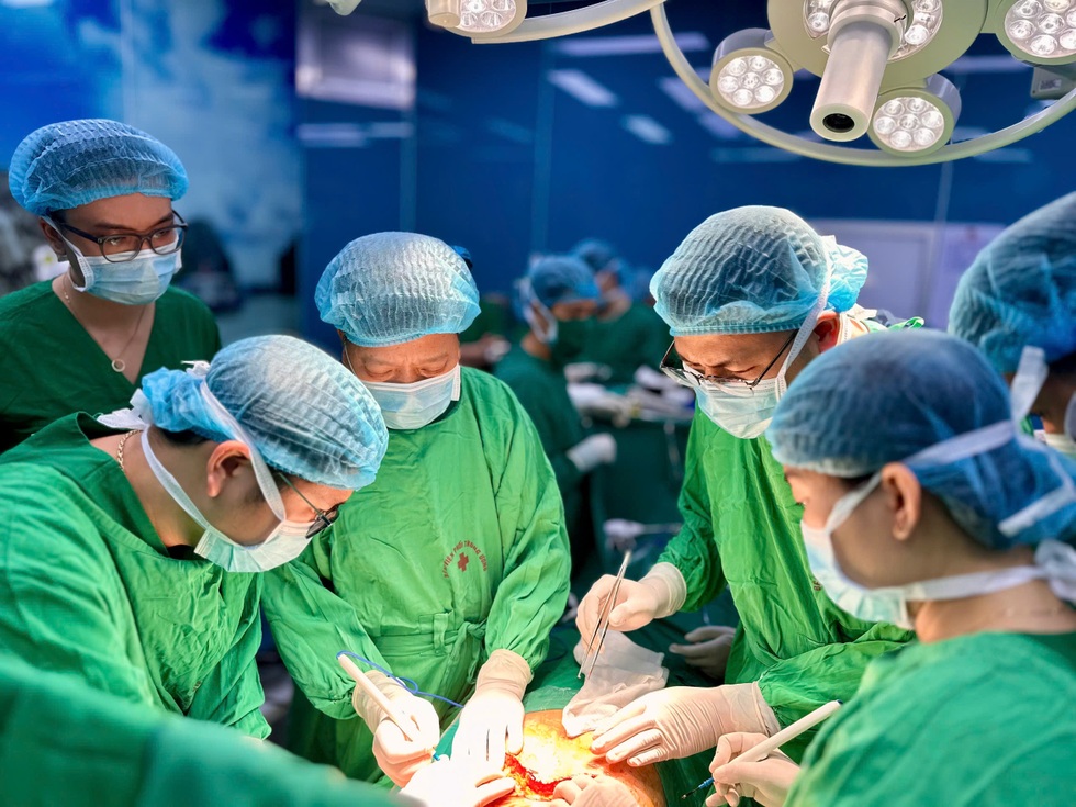 Chị được tái sinh nhờ lá phổi của người em được chuyển từ Nam ra Bắc - 4