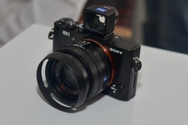 Sony ra mắt máy ảnh Full-Frame đầu tiên tại Việt Nam