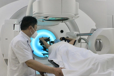 Bệnh viện thiếu thuốc, người bệnh đang bị "móc túi" như thế nào?