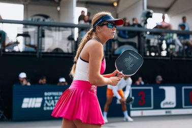 Nữ VĐV xinh đẹp 17 tuổi người Mỹ khuấy đảo làng pickleball thế giới