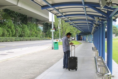 Đường có mái che vỉa hè: Nên hay không?