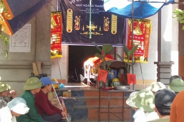 Vụ người đàn ông bị chém tử vong trong nhà hàng xóm: Do mắc nợ lâu ngày không trả?