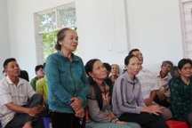 Bình Định: Doanh nghiệp đào cát, dân lo sạt lở sập nhà, chính quyền trấn an