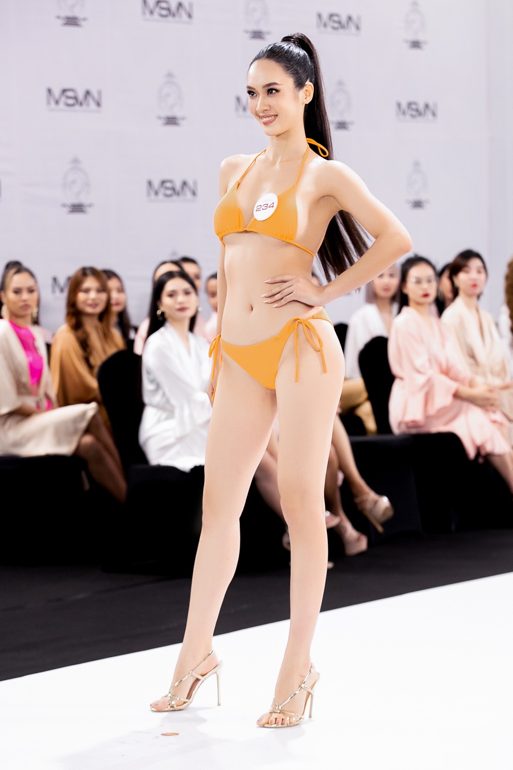 Thí sinh Hoa hậu Siêu quốc gia Việt Nam nóng bỏng với bikini - 8 Thí sinh Hoa hậu Siêu quốc gia Việt Nam nóng bỏng với bikini - 8