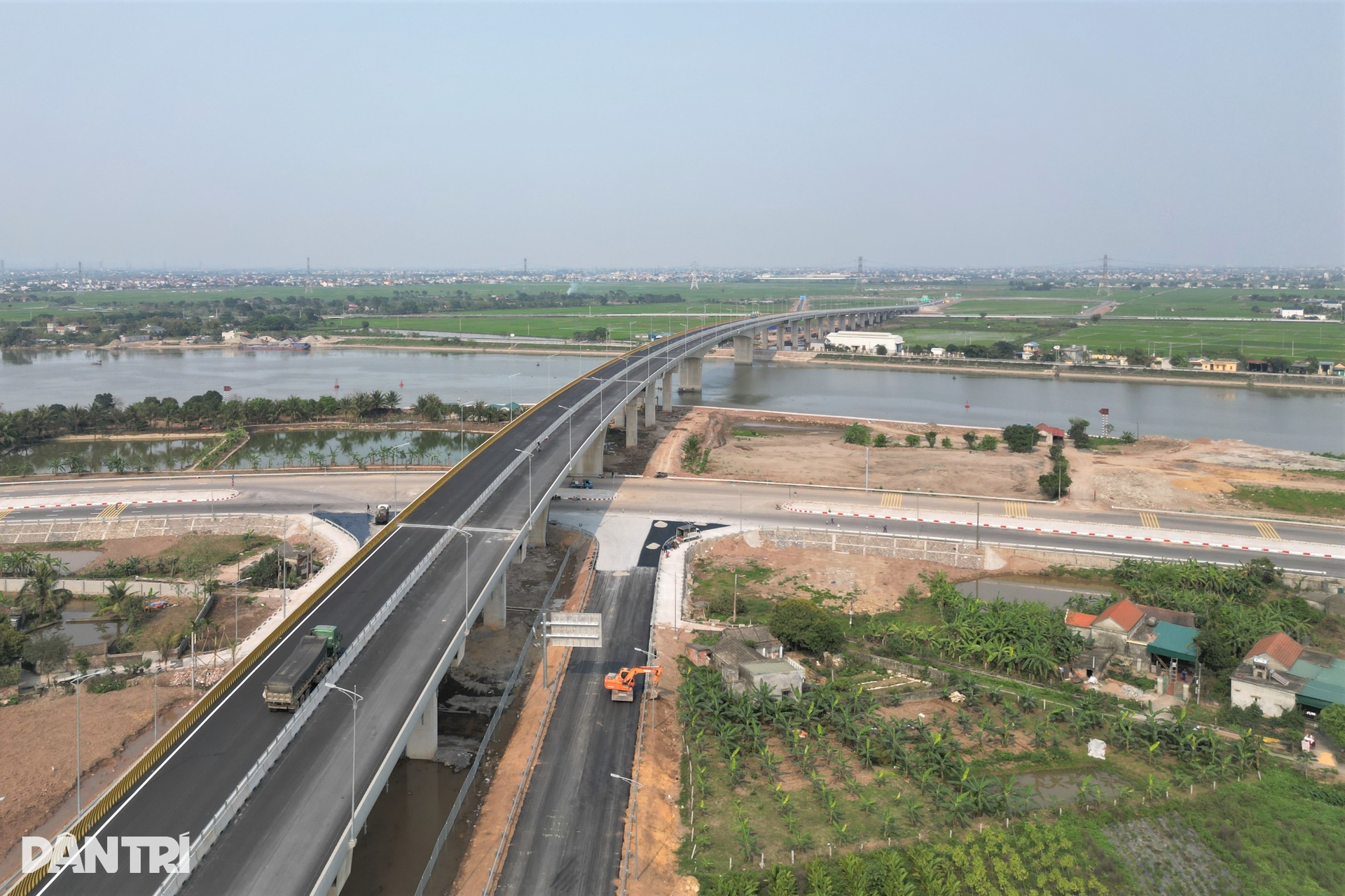 Cầu vượt 1.500 tỷ đồng nằm chờ cao tốc Ninh Bình - Hải Phòng - 1 Cầu vượt 1.500 tỷ đồng nằm chờ cao tốc Ninh Bình - Hải Phòng - 1