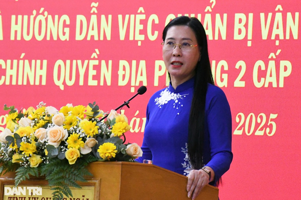 Cán bộ xã mới phải đoàn kết để xây dựng quê hương - 2