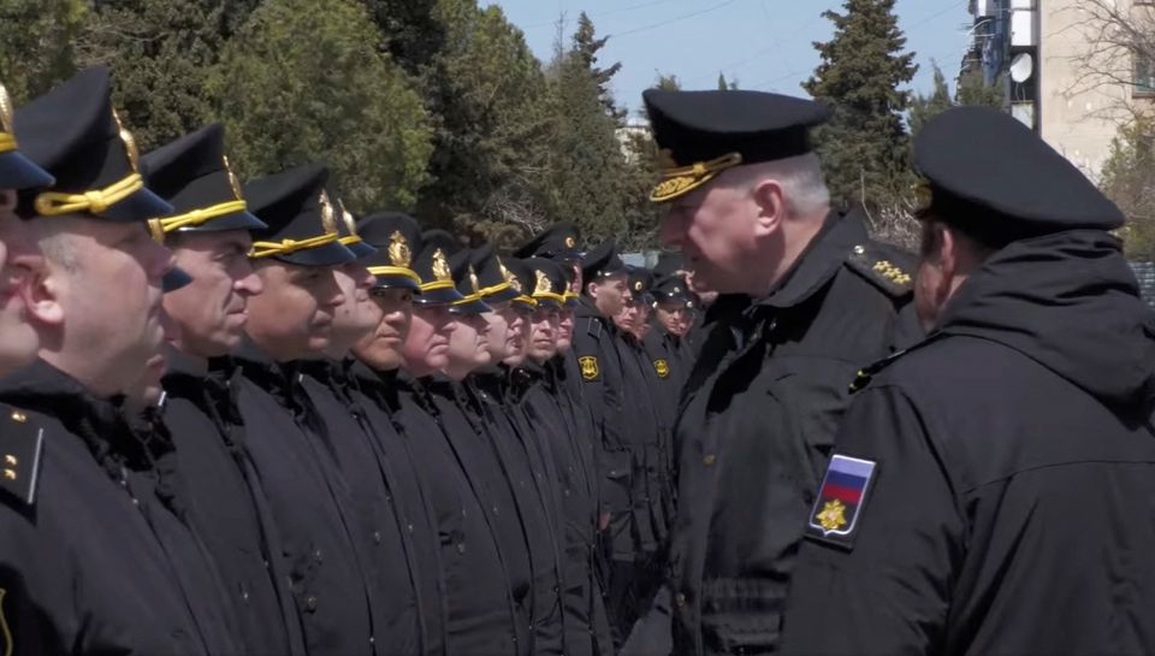 Nga công bố hình ảnh thủy thủ đoàn của soái hạm nghi trúng tên lửa Ukraine - 1 Nga công bố hình ảnh thủy thủ đoàn của soái hạm nghi trúng tên lửa Ukraine - 1