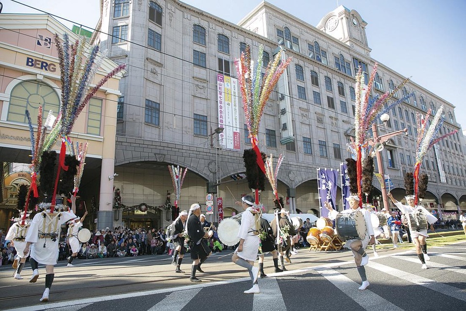 Màn biểu diễn dọc phố của 20.000 vũ công tại Nam Kyushu - 8