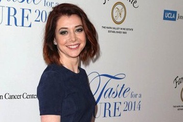 Bi hài chuyện “khóa môi” lên phim ngọt ngào, đời thực đắng chát