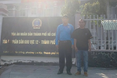 Bị thanh thép nóng đâm xuyên đùi, công nhân đòi bồi thường 200 triệu đồng