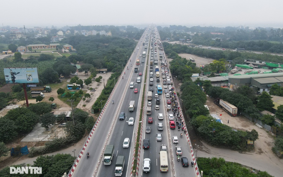 Tai nạn và ùn tắc xảy ra như “cơm bữa” trên cây cầu huyết mạch Thanh Trì - 5 Tai nạn và ùn tắc xảy ra như “cơm bữa” trên cây cầu huyết mạch Thanh Trì - 5