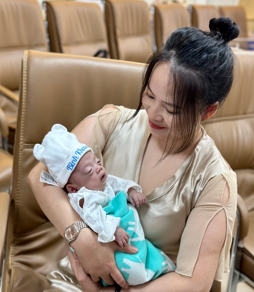 Bé sơ sinh nặng 600gram hồi phục sau 5 tháng nằm viện - 1 Bé sơ sinh nặng 600gram hồi phục sau 5 tháng nằm viện - 1