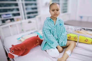 Nữ sinh 17 tuổi 2 lần bị cắt chân xin... thôi điều trị