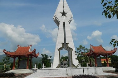 Các anh sống mãi trong lòng Mẹ Việt Nam!