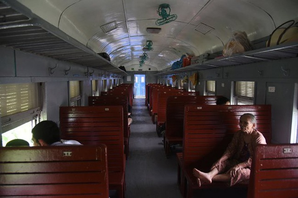 Đường sắt “xin” 60 tỷ đồng để duy trì 3 tuyến tàu bị lỗ nặng - 1