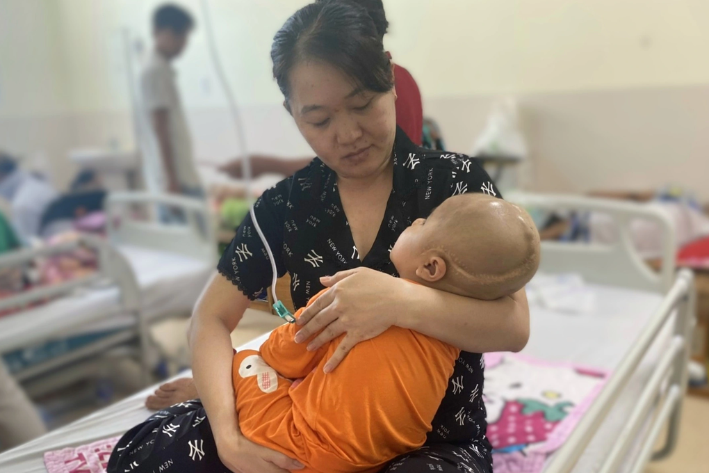 Cha chạy grab kiếm từng đồng cứu con gái 2 tuổi - 7 Cha chạy grab kiếm từng đồng cứu con gái 2 tuổi - 7