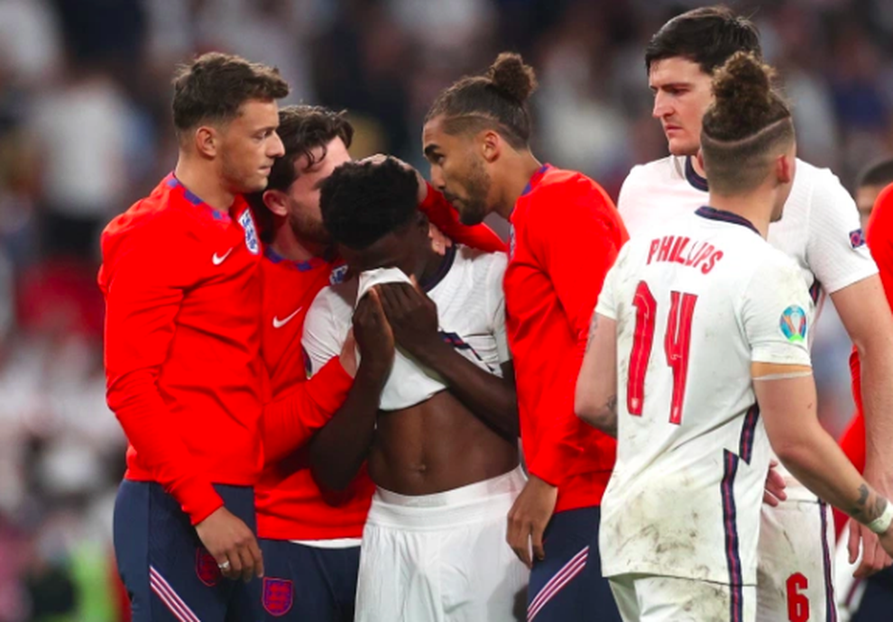 Người Anh rơi lệ sau thất bại ngay tại thánh địa Wembley - 3 Người Anh rơi lệ sau thất bại ngay tại thánh địa Wembley - 3