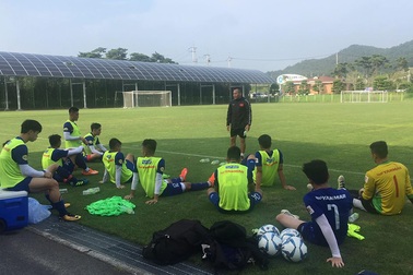 Tuyển thủ U22 Việt Nam được xả trại đi mua sắm ở Hàn Quốc