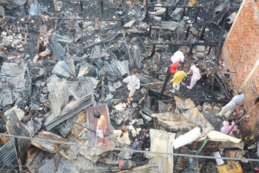 Cháy dữ dội ở Châu Đốc, 12 căn nhà ra tro