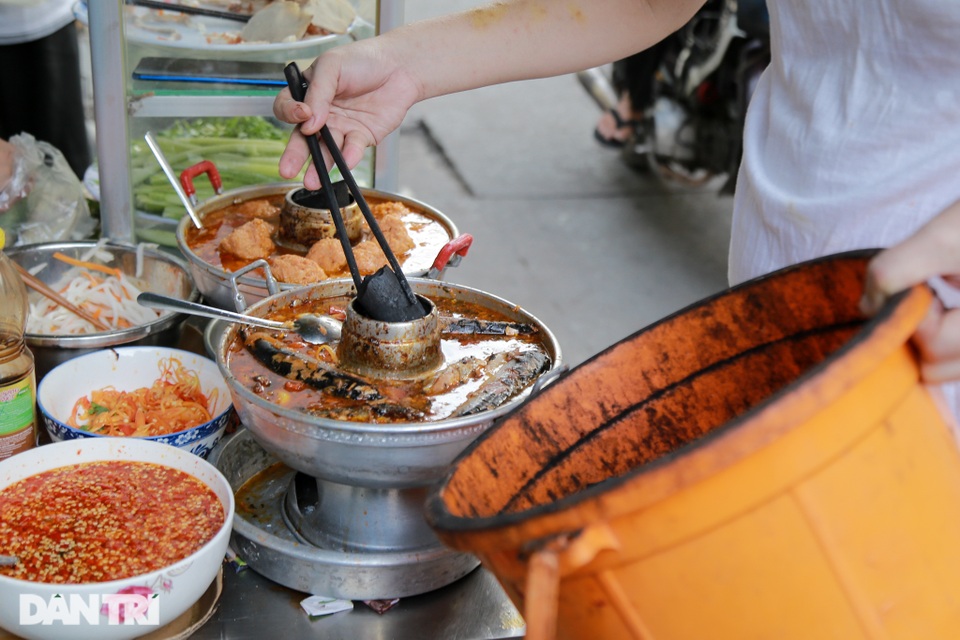 Người phụ nữ 25 năm tần tảo bán cá nục nuôi con ăn học - 7 Người phụ nữ 25 năm tần tảo bán cá nục nuôi con ăn học - 7