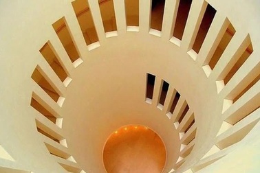 Mê mẩn với vẻ đẹp xoắn ốc của những chiếc cầu thang