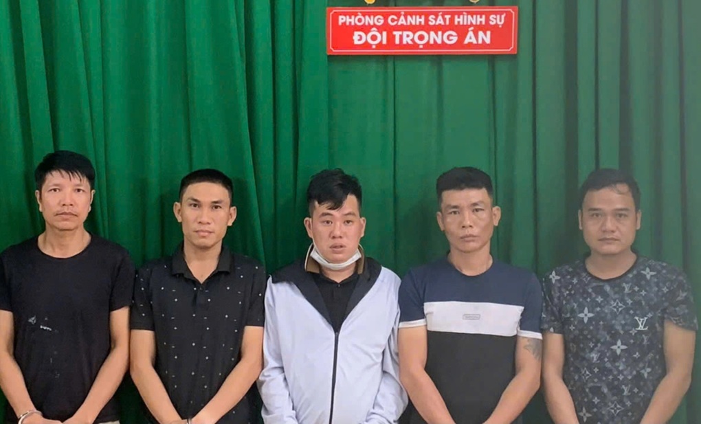 Bắt băng trộm xe máy ở TPHCM đưa sang Campuchia tiêu thụ - 1