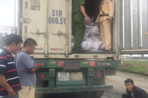 Chuẩn bị “tuồn” 2 tấn heo sữa ngoại vào nhà hàng, khách sạn