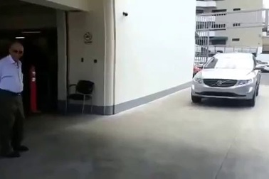 Volvo hố nặng khi "biểu diễn" công nghệ an toàn?