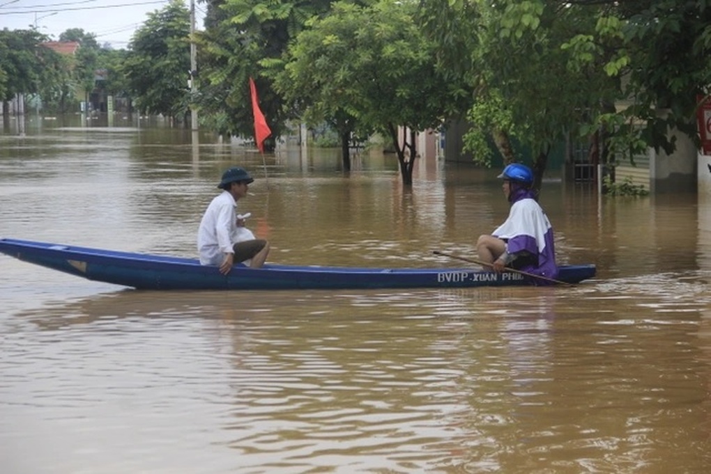 Miền Trung mưa lớn dồn dập, Biển Đông sắp có bão - 2 Miền Trung mưa lớn dồn dập, Biển Đông sắp có bão - 2