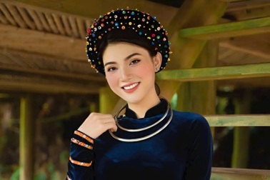 Mỹ nhân dân tộc Sán Chay hát nhạc cách mạng thu hút triệu người nghe là ai?