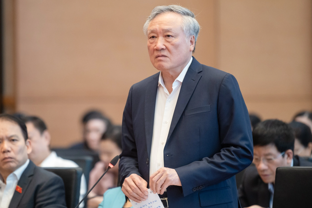 Chánh án Nguyễn Hòa Bình: Máy quay chĩa vào mặt sẽ khiến HĐXX bị phân tâm - 1 Chánh án Nguyễn Hòa Bình: Máy quay chĩa vào mặt sẽ khiến HĐXX bị phân tâm - 1