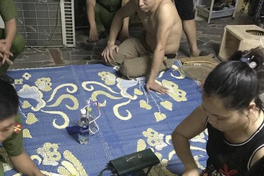 Đột kích ngôi nhà “bất khả xâm phạm” bắt cặp vợ chồng buôn ma túy